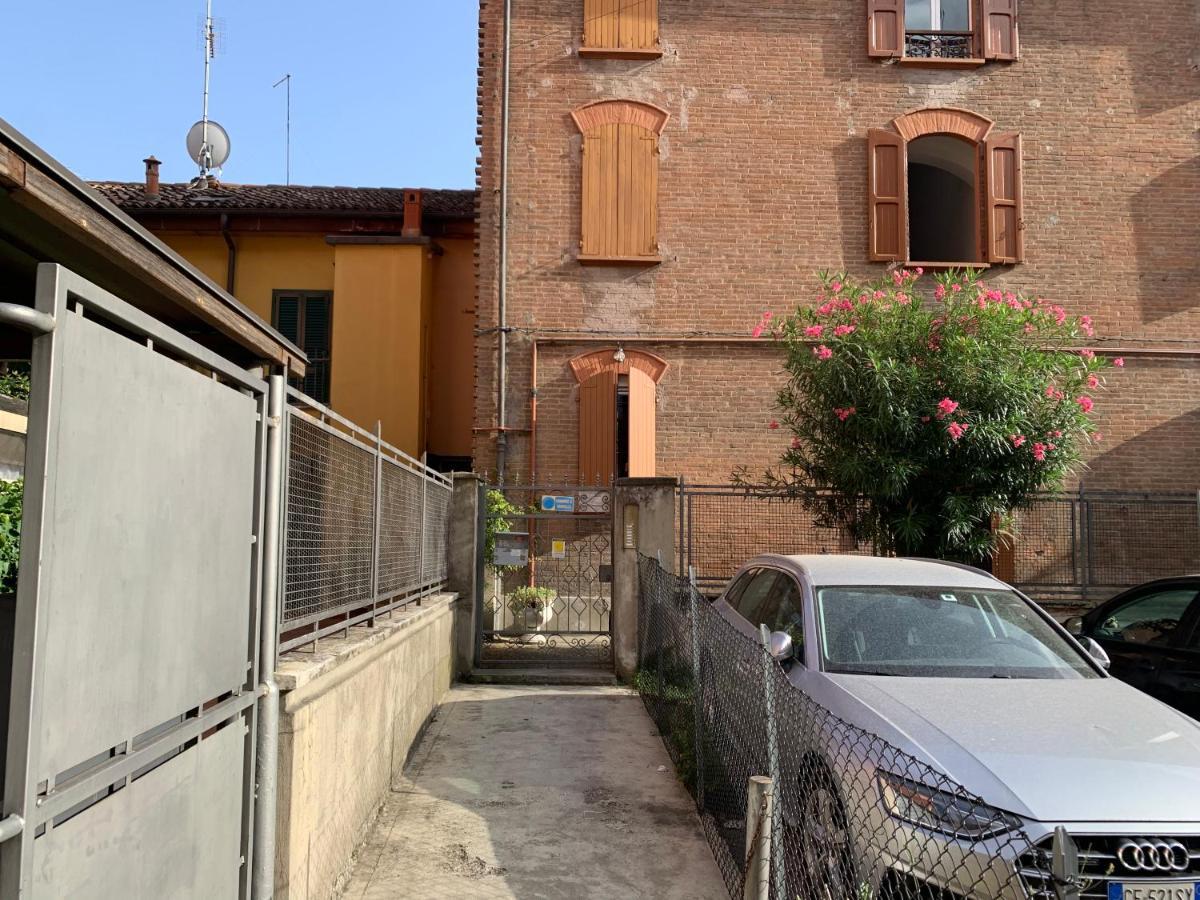 Casina Delle Rose Apartment โบโลญญา ภายนอก รูปภาพ